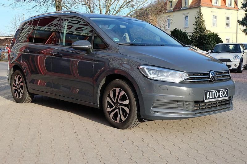 Gebraucht VW Touran Active 150 PS (110 kW) 2022 Grau Van / Kleinbus