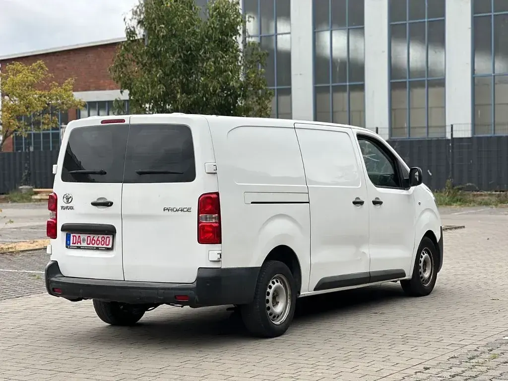 Gebraucht Toyota Proace 122 PS (89 kW) 2021 Weiß Van / Kleinbus