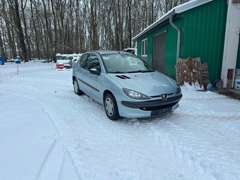 Grau Gebraucht 2005 Peugeot 206 Kleinwagen | 1.500 € (Fairer Preis) - Bild 1/2