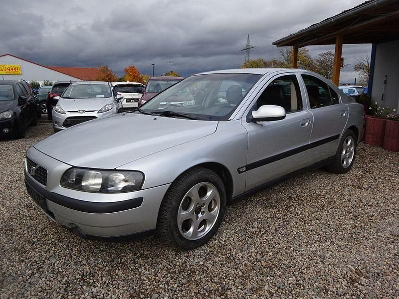Grau Gebraucht 2002 Volvo S60 Limousine | 900 € (Superpreis) - Bild 1/4