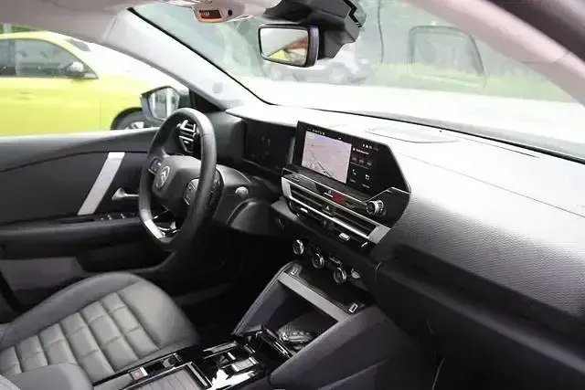 Gebraucht Citroën C4 X 131 PS (96 kW) 2025 Grau SUV