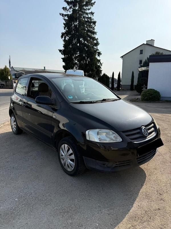 Gebraucht VW Fox 55 PS (40 kW) 2008 Schwarz Kleinwagen
