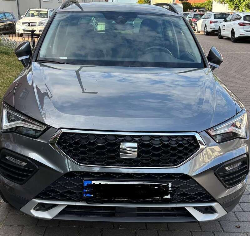 Grau Gebraucht 2024 Seat Ateca Style SUV | 27.500 € (Fairer Preis) - Bild 1/4