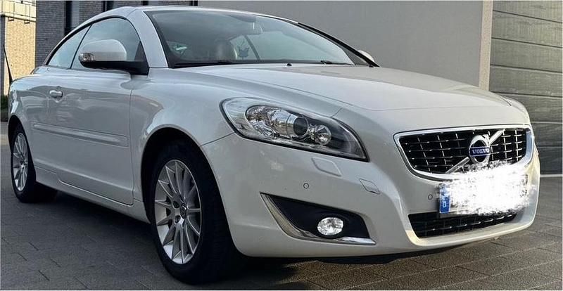 Weiß Gebraucht 2011 Volvo C70 Summum Cabrio | 11.750 € (Etwas zu teuer) - Bild 1/4