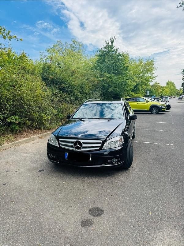 Schwarz Gebraucht 2010 Mercedes C220 Kombi | 10.000 € - Bild 1/4