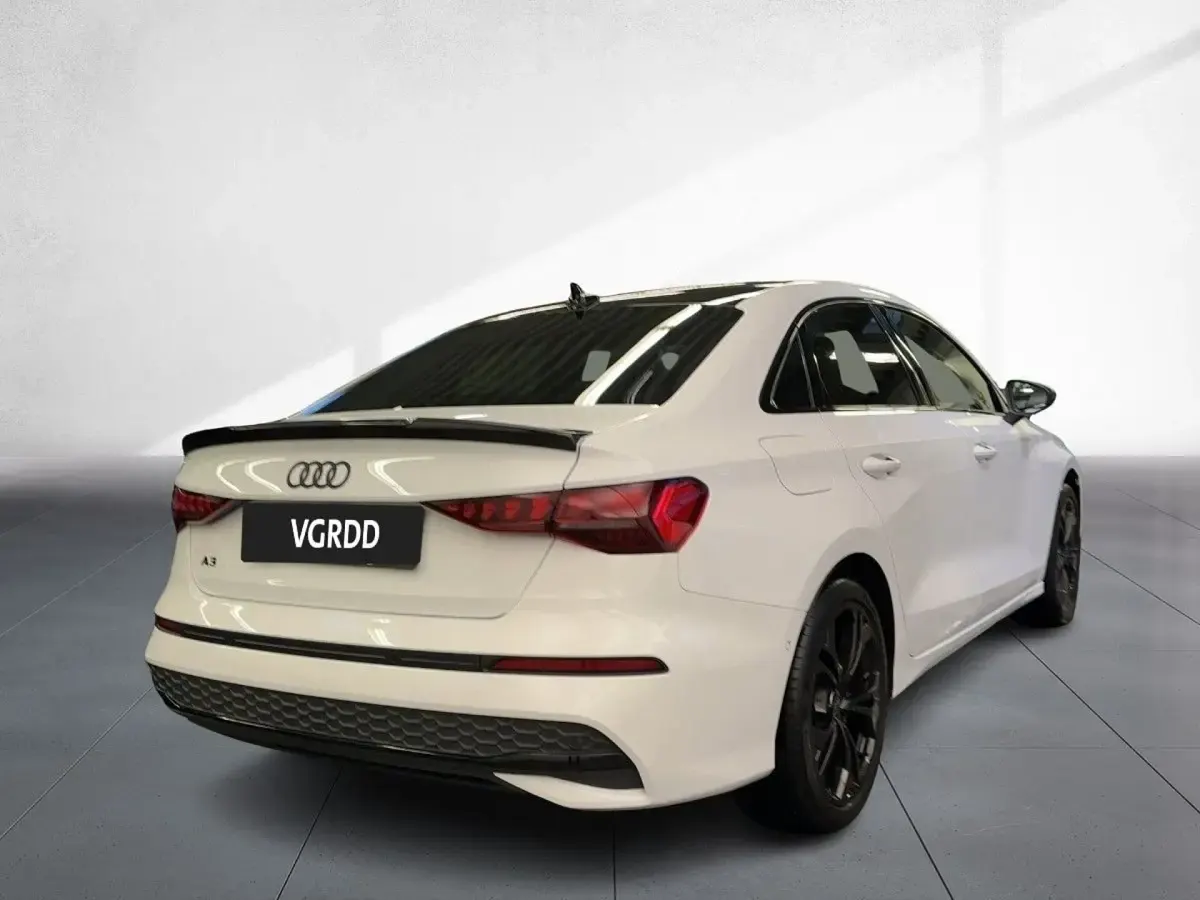 Gebraucht Audi A3 Advanced 116 PS (85 kW) 2025 Arkonaweiß Limousine