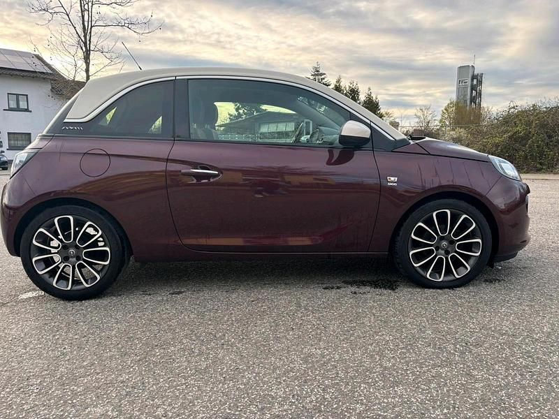 Gebraucht Opel Adam 67 PS (49 kW) 2013 Violet Kleinwagen
