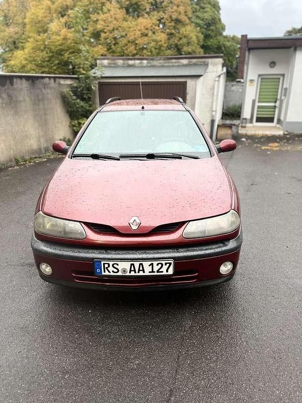 Rot Gebraucht 1999 Renault Laguna GrandTour Kombi | 1.500 € - Bild 1/4