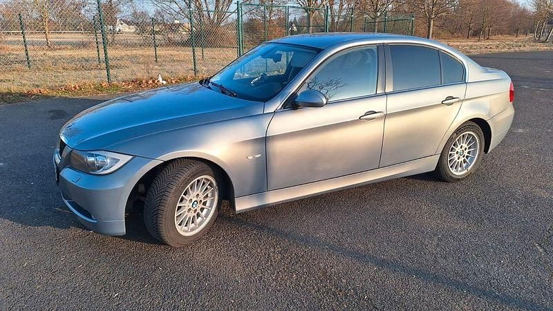 Gebraucht BMW 325 218 PS (160 kW) 2005 Silber Limousine