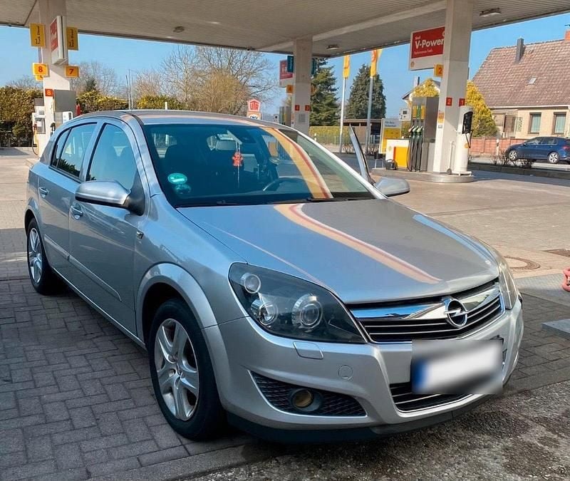 Gebraucht Opel Astra 90 PS (66 kW) 2008 Limousine