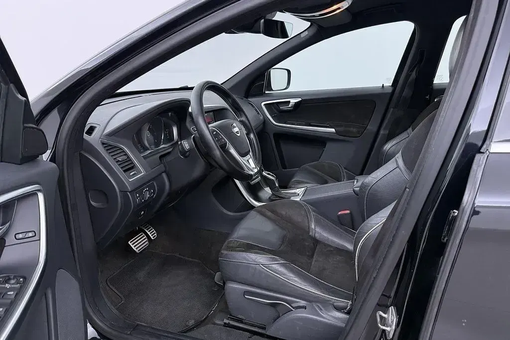 Gebraucht Volvo XC60 R-Design 181 PS (133 kW) 2014 Schwarz SUV
