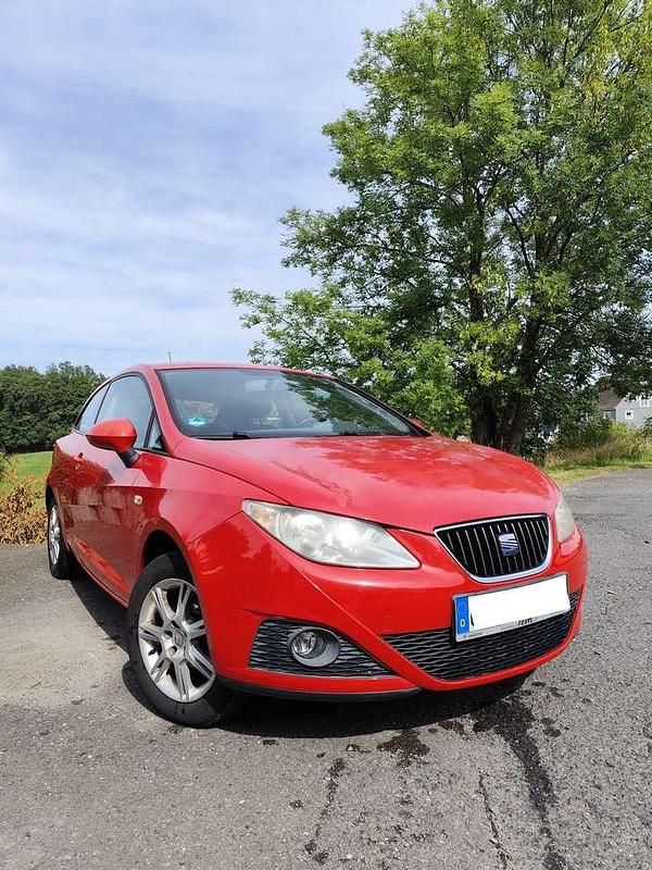 Rot Gebraucht 2009 Seat Ibiza Limousine | 2.750 € (Superpreis) - Bild 1/4