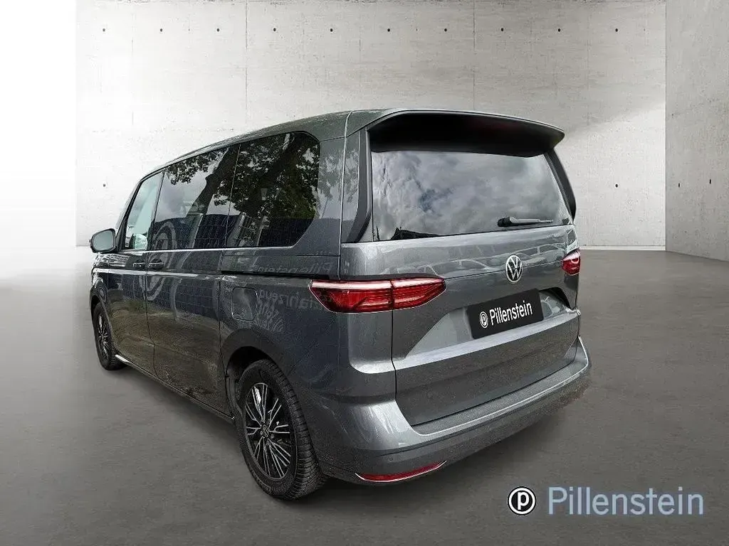 Gebraucht VW Multivan Basis 150 PS (110 kW) 2023 Grau Van / Kleinbus