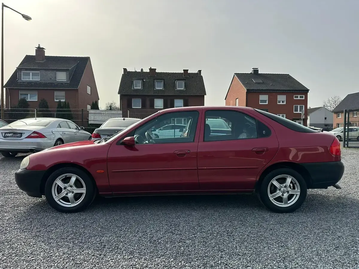 Gebraucht Ford Mondeo 131 PS (96 kW) 1997 Limousine