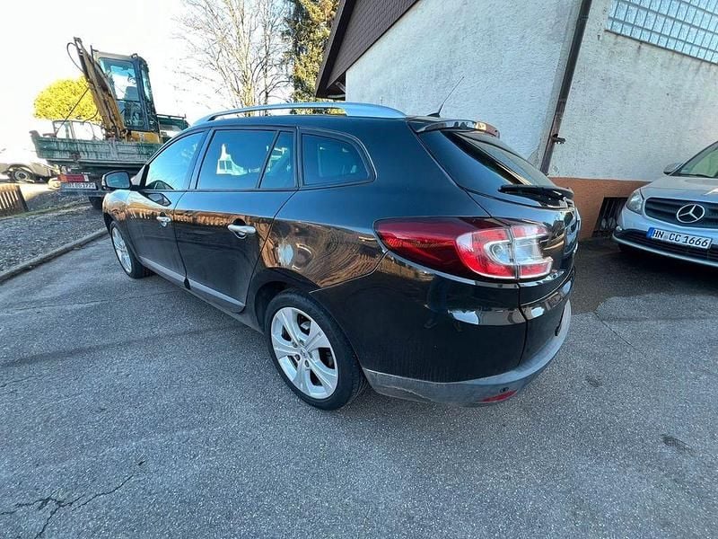 Gebraucht Renault Mégane III Dynamique 131 PS (96 kW) 2010 Schwarz Limousine