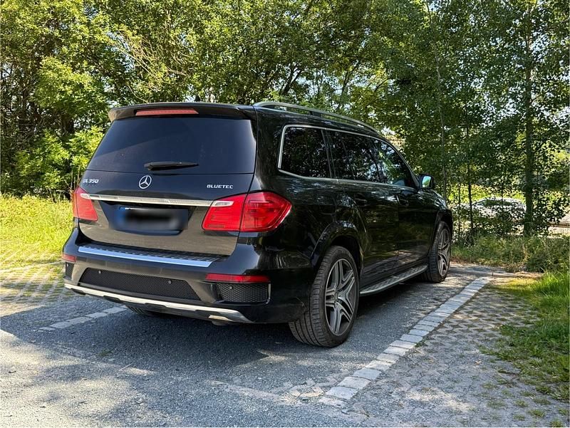 Schwarz Gebraucht 2016 Mercedes GL350 SUV | 24.900 € - Bild 1/4