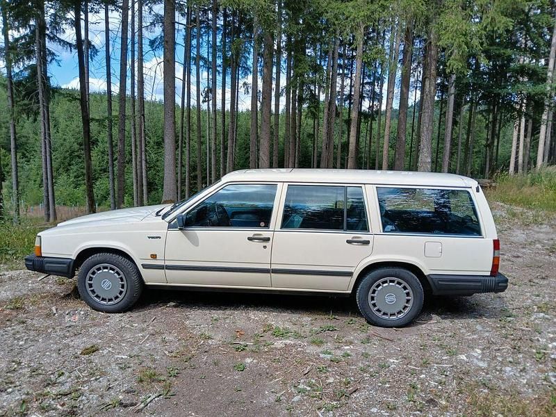 Weiß Gebraucht 1989 Volvo 740 Limousine | 4.990 € - Bild 1/4