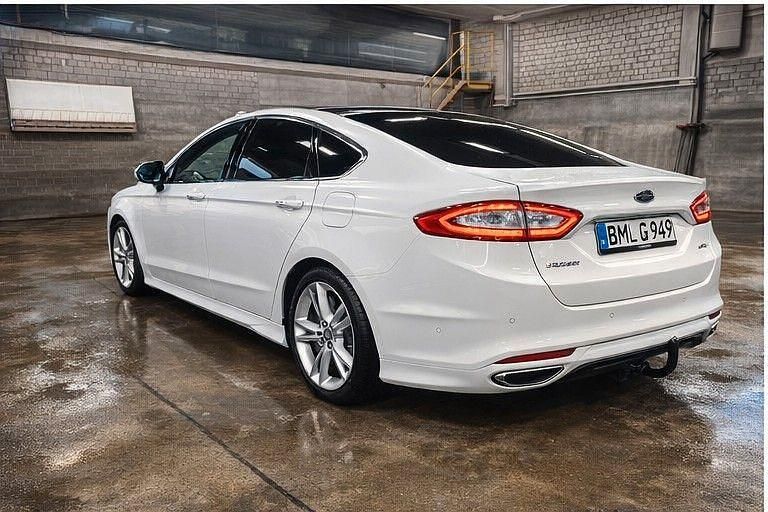 Gebraucht Ford Mondeo 209 PS (153 kW) 2016 Weiß Limousine