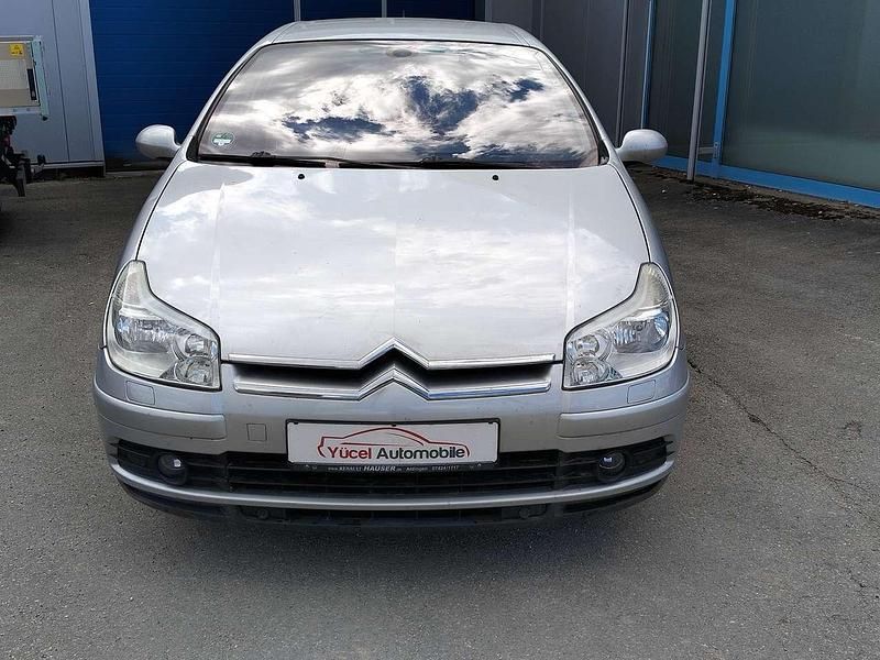 Gebraucht Citroën C5 Tendance 109 PS (80 kW) 2007 grau/metallic mit schutzlack Limousine
