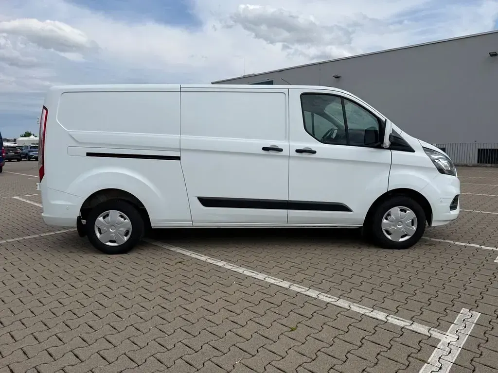 Gebraucht Ford 300 Trend 105 PS (77 kW) 2021 Weiß Van / Kleinbus