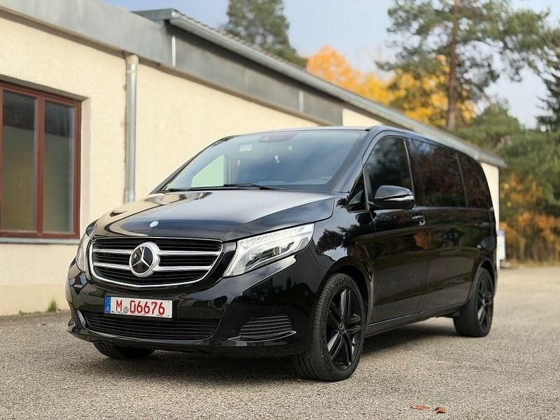 Gebraucht Mercedes V220 190 PS (139 kW) 2016 Schwarz Van / Kleinbus