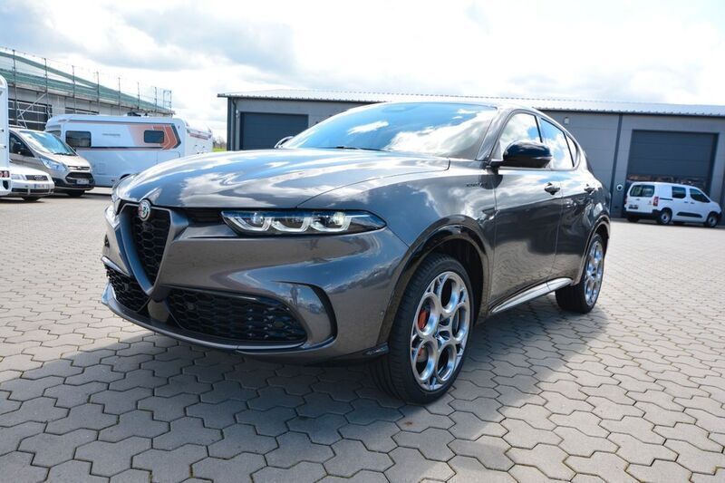 Grau Gebraucht 2023 Alfa Romeo Tonale Edizione Speciale SUV | 37.999 € (Etwas zu teuer) - Bild 1/4