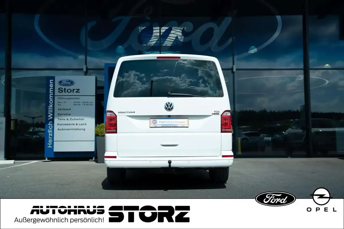 Gebraucht VW Multivan Comfortline 204 PS (150 kW) 2017 Candyweiß Van / Kleinbus