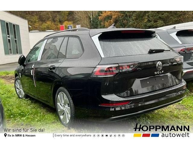 Schwarz Gebraucht 2024 VW Golf VIII Life Kombi | 31.970 € - Bild 1/1