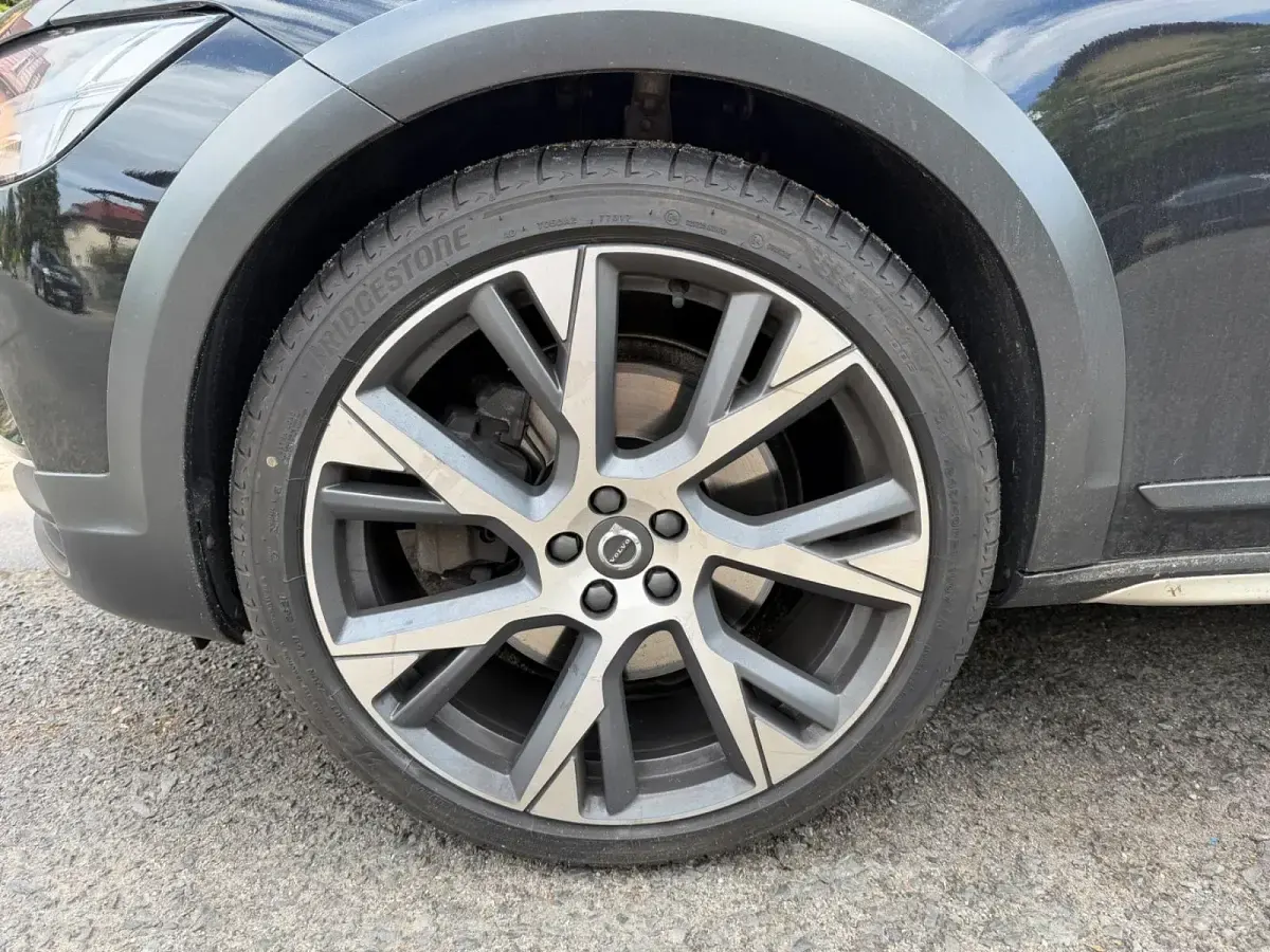 Gebraucht Volvo V90 CC 235 PS (172 kW) 2019 Schwarz Kombi