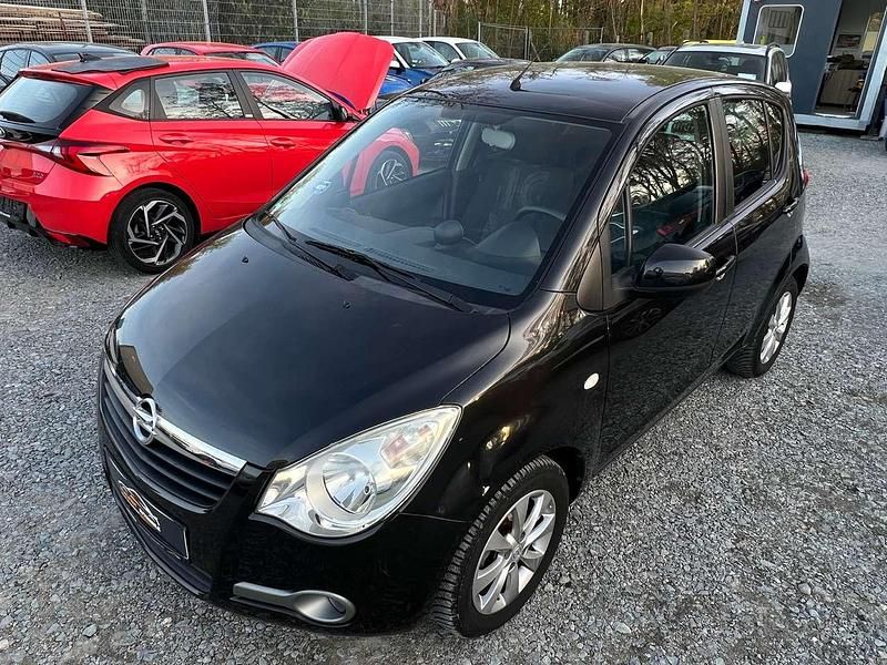 Gebraucht Opel Agila Edition 68 PS (50 kW) 2014 Kosmosschwarz Kleinwagen
