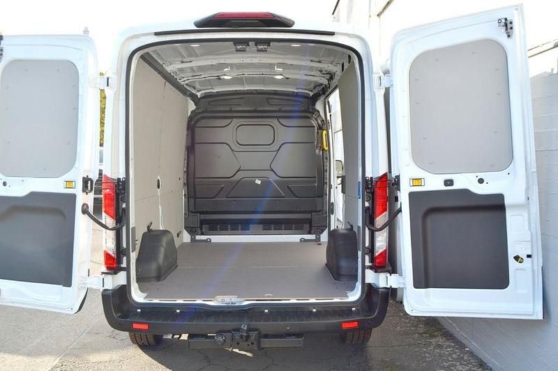 Neu Ford Transit Trend 131 PS (96 kW) 2025 Weiß Limousine