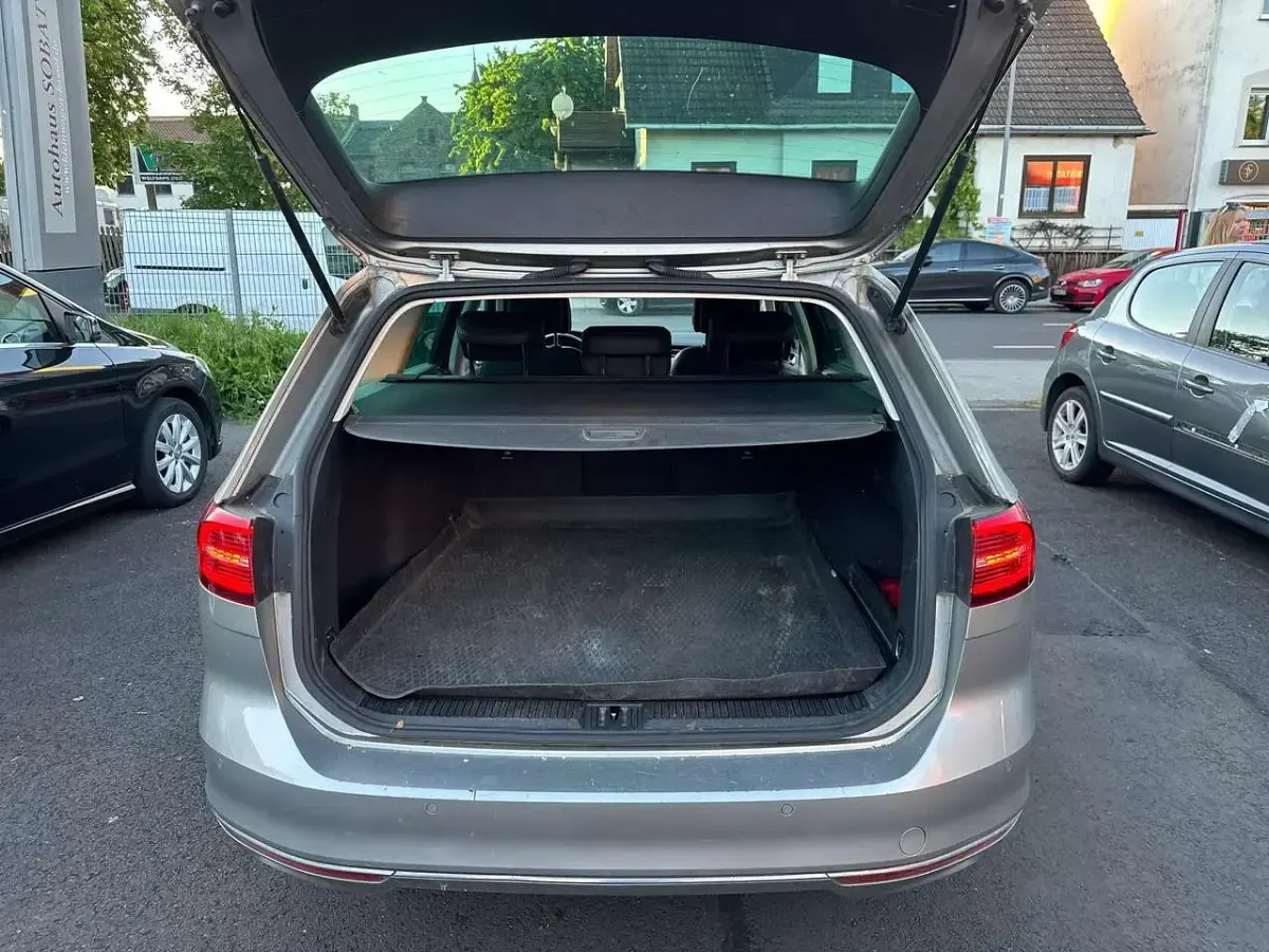 Second-hand VW Passat Highline 150 CP (110 kW) 2016 Argintiu Break