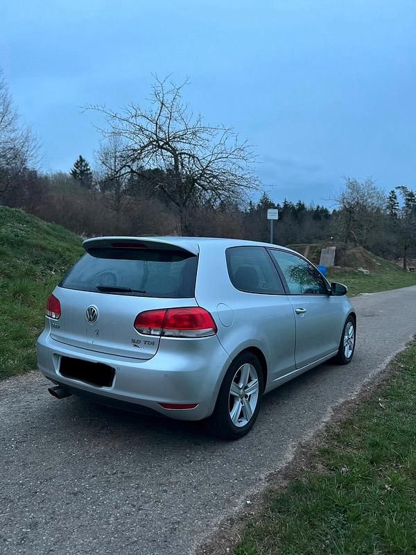 Gebraucht VW Golf VI 140 PS (102 kW) 2009 Silber Kleinwagen