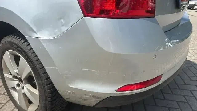 Gebraucht Skoda Rapid Ambition 90 PS (66 kW) 2016 Silber Kleinwagen
