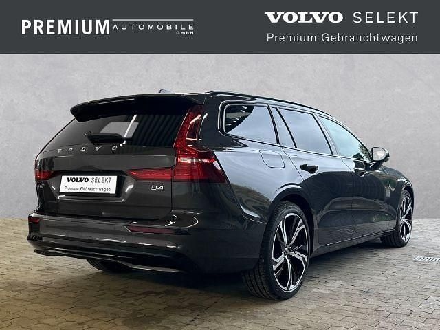 Gebraucht Volvo V60 Plus 197 PS (144 kW) 2025 Kombi
