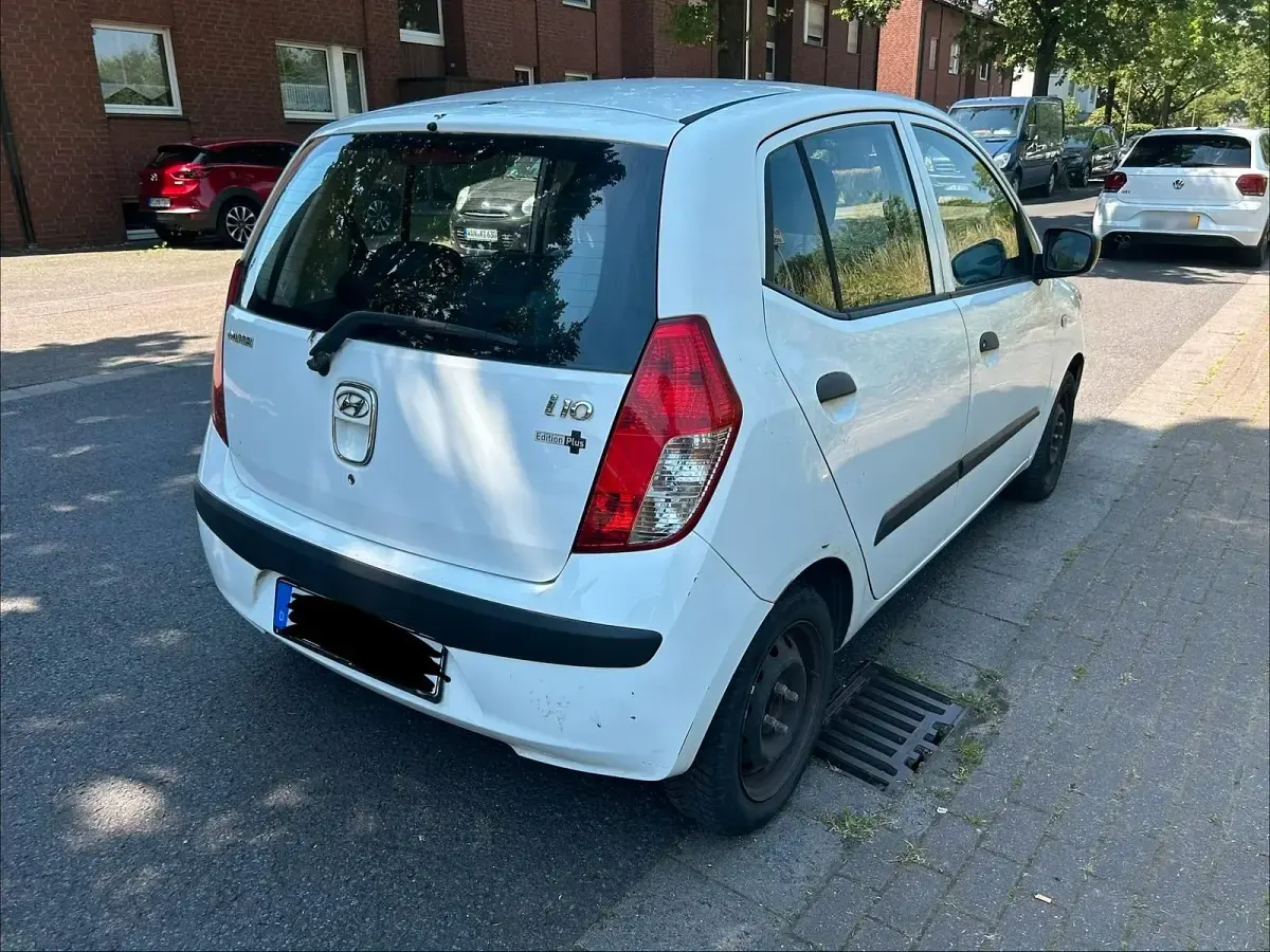 Gebraucht Hyundai i10 67 PS (49 kW) 2010 Weiß Kleinwagen