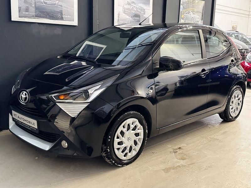 Gebraucht Toyota Aygo X-play 72 PS (52 kW) 2019 Schwarz Kleinwagen