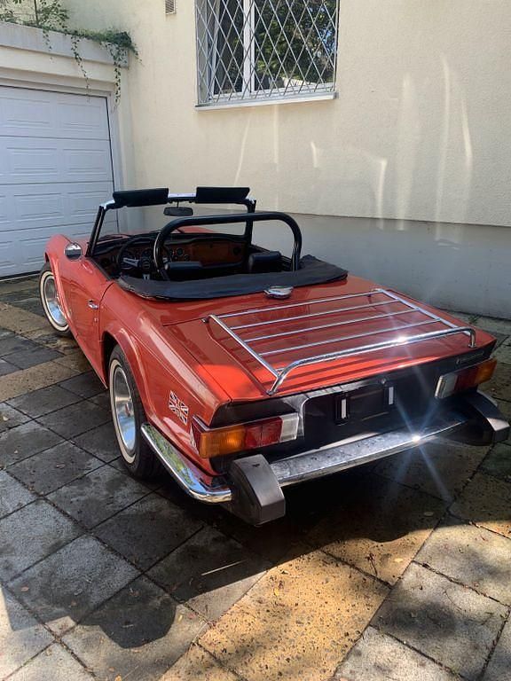 Rot Gebraucht 1974 Triumph TR6 Cabrio | 25.500 € - Bild 1/4