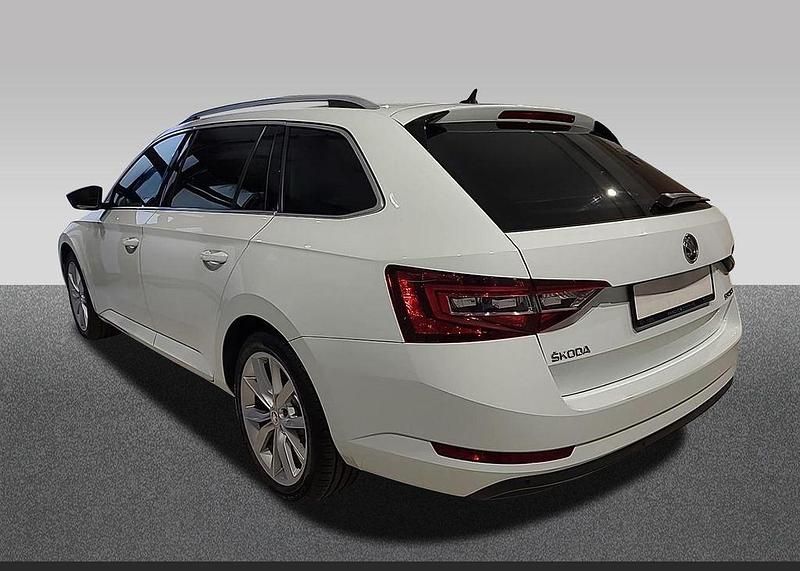 Gebraucht Skoda Superb Style 190 PS (139 kW) 2017 Weiß Limousine