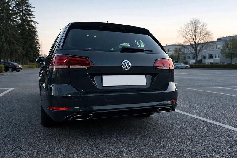 Gebraucht VW Golf VII Highline 150 PS (110 kW) 2020 Grau Kombi