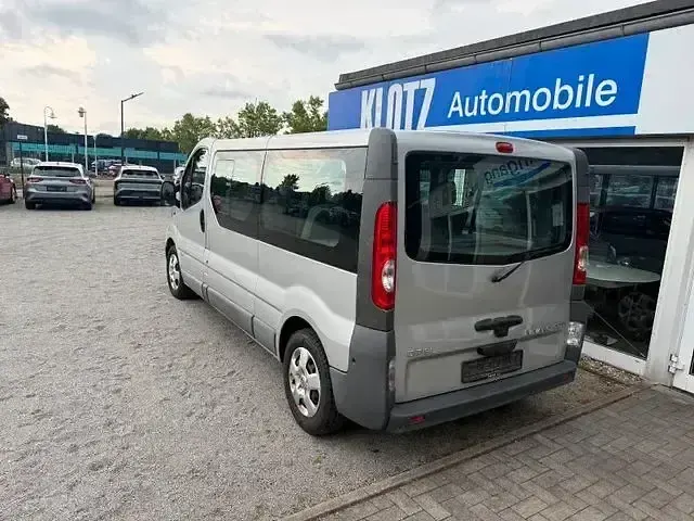 Gebraucht Opel Vivaro 114 PS (83 kW) 2013 Silber Van / Kleinbus