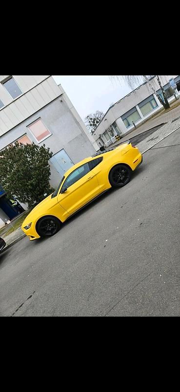 Second-hand Ford Mustang 317 CP (233 kW) 2017 Galben Coupe