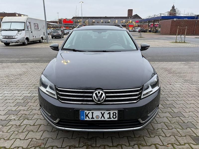 Gebraucht VW Passat 140 PS (102 kW) 2011 Grau Kombi
