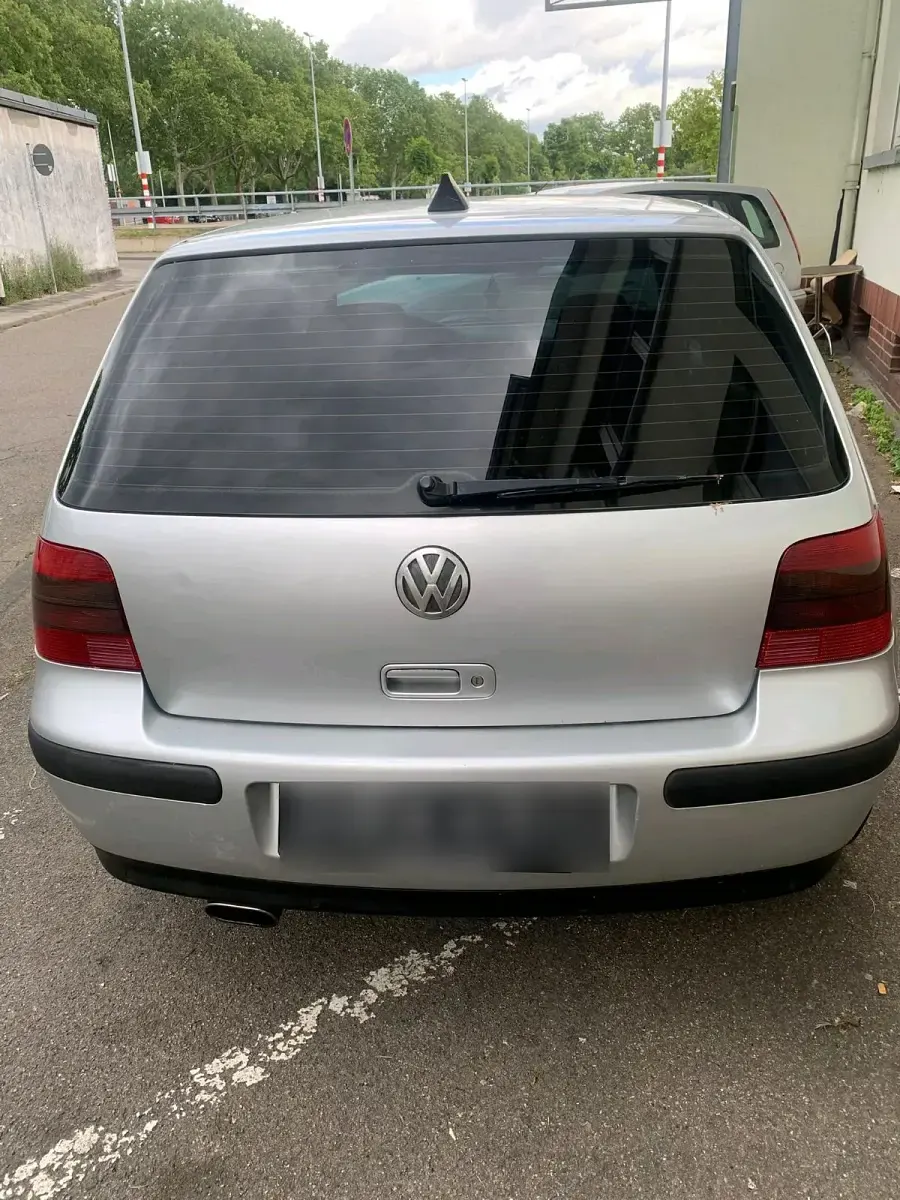 Gebraucht VW Golf IV 101 PS (74 kW) 2001 Silber Limousine