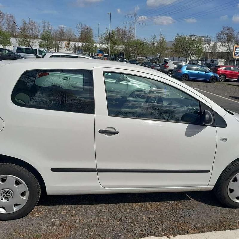 Second-hand VW Fox Basis 75 CP (55 kW) 2008 Alb Hatchback