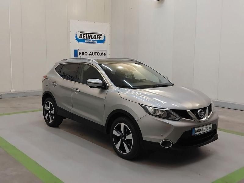 Silber Gebraucht 2017 Nissan Qashqai N-Connecta SUV | 15.900 € (Fairer Preis) - Bild 1/4