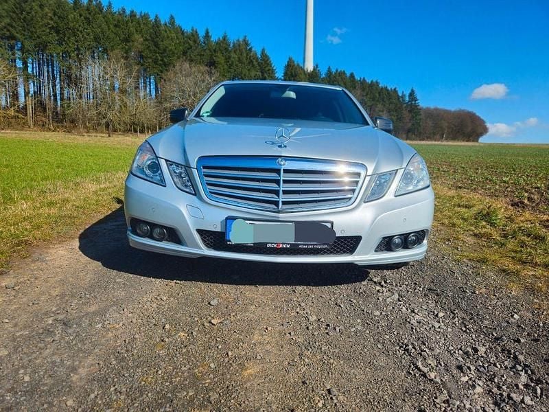 Gebraucht Mercedes E200 Avantgarde 184 PS (135 kW) 2009 Silber Limousine