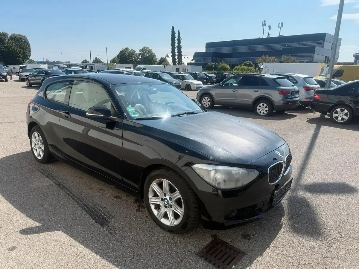 Gebraucht BMW 114 105 PS (77 kW) 2013 Schwarz Kleinwagen