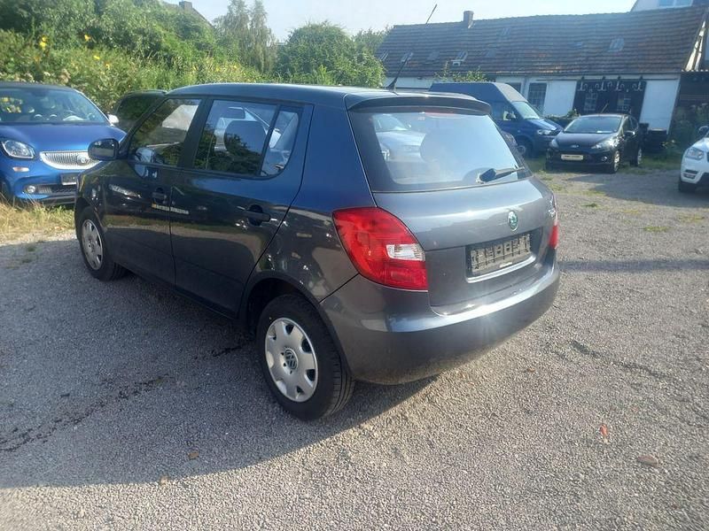Gebraucht Skoda Fabia 60 PS (44 kW) 2009 Grau Kleinwagen