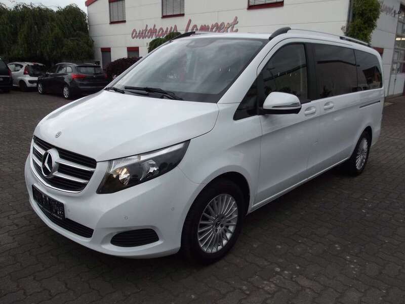 Bergkristallweiß metallic Gebraucht 2019 Mercedes V220 Edition Van / Kleinbus | 39.500 € (Guter Preis) - Bild 1/4